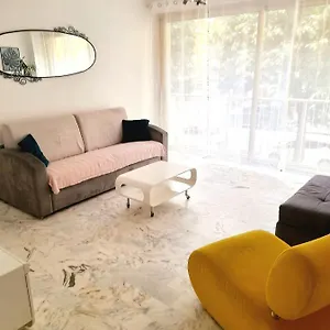 https://charmant-3-pieces-a-200-m-de-la-mer.fr-provencehotel.com